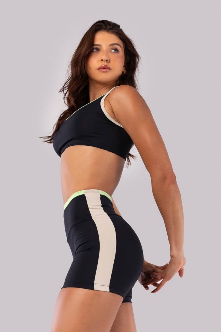 K4540-A_Short_com_Faixa_e_Detalhe_no_Cos_Contrastante_Preto__Bege__Verde__Ref:_K4540-A