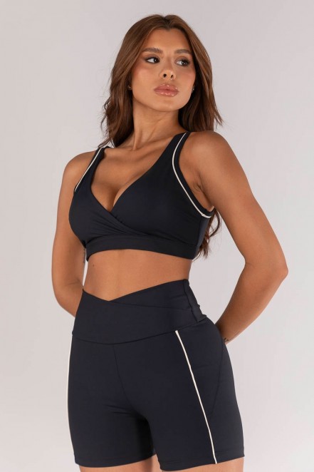 K4620-A_Short_com_Cos_Transpassado_e_Bolsos_com_Vivo_Preto__Vanilla__Ref:_K4620-A