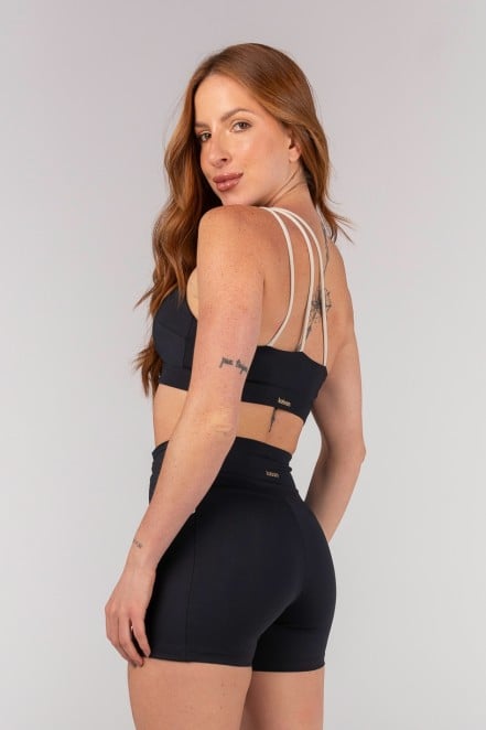 Top com Decote Assimétrico, Abertura e Alças nas Costas (Preto / Off-White) | Ref: K4661-B
