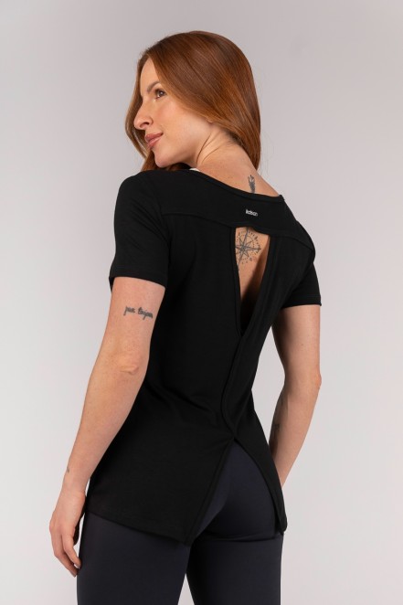 Camiseta com Abertura nas Costas (Preto) | Ref: K4673-A