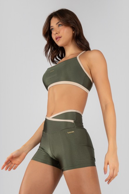 K4330-C_Short_com_Cos_Transpassado_e_Vira_Verde_Militar__Champagne__Ref:_K4330-C