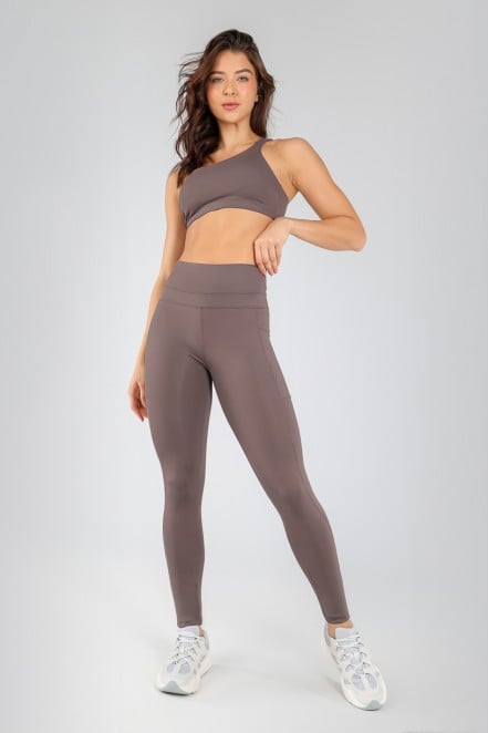 K4716-A_Calca_Legging_com_Recorte_no_Cos_e_Bolsos_nas_Laterais_Trufa__Ref:_K4716-A