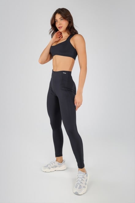K4708-A_Calca_Legging_sem_Cos_Aparente_e_Bolso_Lateral_Preto__Ref:_K4708-A