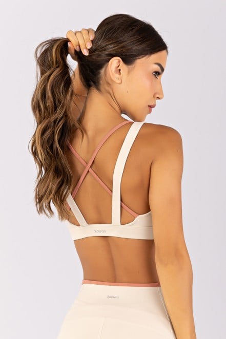 K4790-A_Top_com_Alcas_Diferenciadas_em_Contraste_Off-White__Telha__Ref:_K4790-A