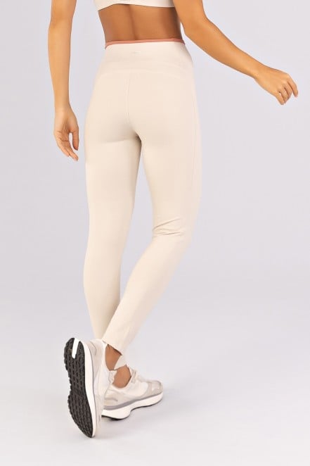Calça Legging com Recortes e Vira Contrastante (Off-White / Telha) | Ref: K4791-A