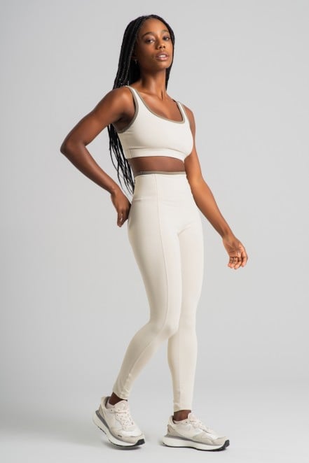 K4515-B_Calca_Legging_com_Recortes_e_Vies_na_Cintura_Off-White__Oliva__Ref:_K4515-B