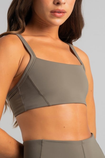 K4827-A_Top_Slim_com_Recortes_Oliva__Ref:_K4827-A