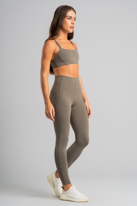 K4828-A_Calca_Legging_sem_Cos_Aparente_e_Recorte_Lateral_Oliva__Ref:_K4828-A