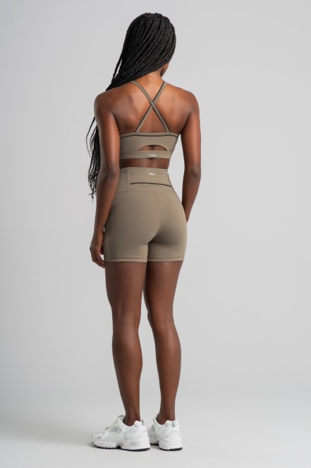 Short com Bolso no Cós e Vivo Contrastante (Oliva / Preto) | Ref: K4838-A