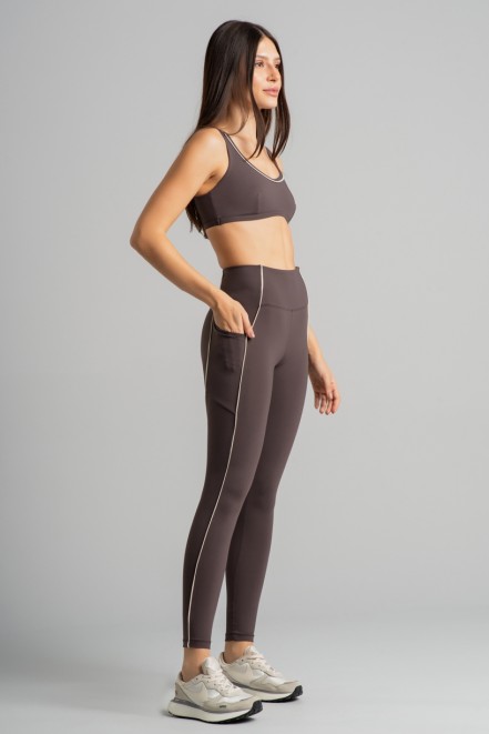 K4647-E_Calca_Legging_com_Bolsos_e_Vivo_Trufa__Off-White__Ref:_K4647-E