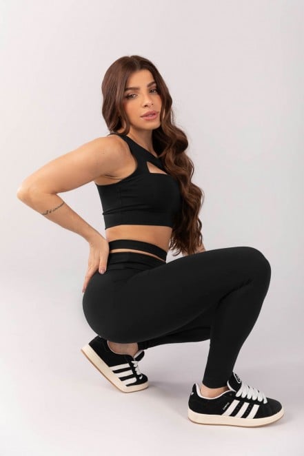 K4084-A_Calca_Legging_com_Abertura_no_Cos_Preto__Ref_K4084-A