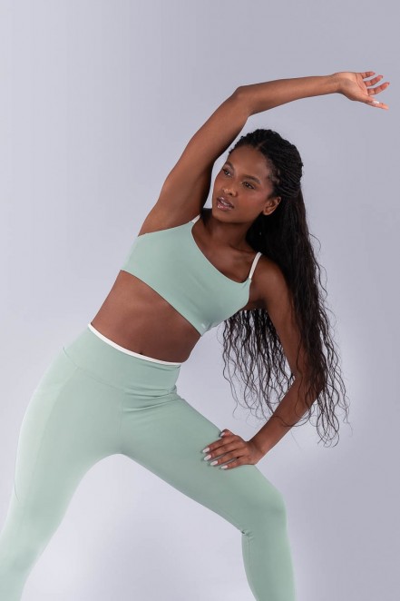 Calça Legging com Bolsos e Vira Contrastante (Verde Claro / Off-White) | Ref: K4499-A