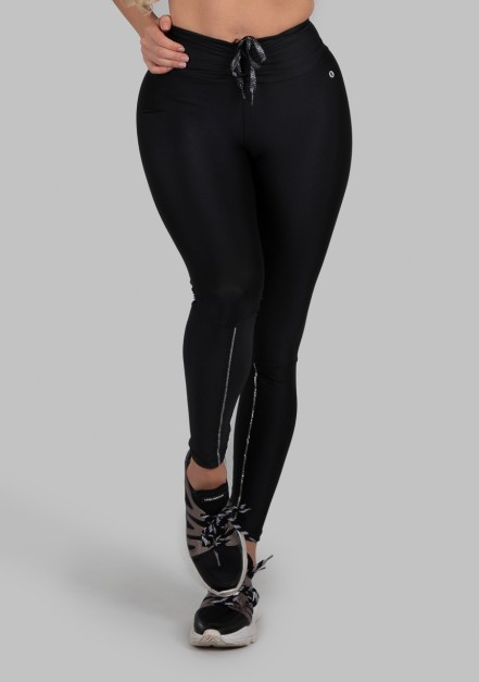 Calça Legging com Cadarço Metálico e Vivo (Preto / Prata) | Ref: K2986-A 