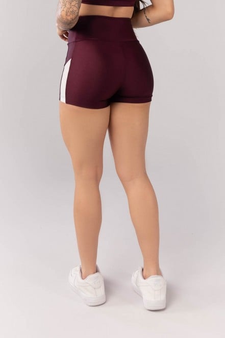 Short com Faixa Lateral (Vinho / Off White) | Ref: K4093-A