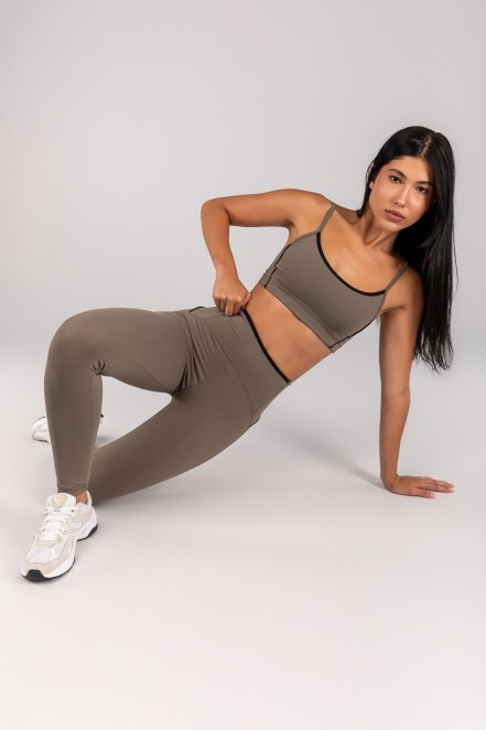 K4683-B_Calca_Legging_com_Vivo_e_Vies_Contrastante_Oliva__Preto__Ref:_K4683-B