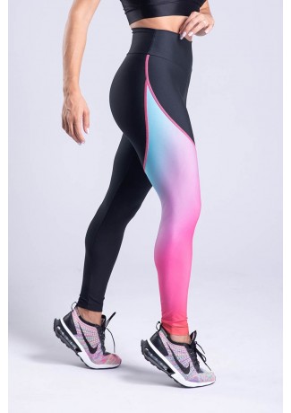 Calça Legging Lisa com Recorte Estampa Digital Unilateral (Preto / Free Soul) | Ref: K3418-A