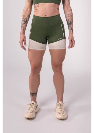 Short com Recorte e Vivo (Verde Militar / Off-White) | Ref: K3511-C