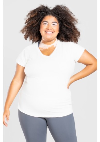 Camiseta Raglan Básica Plus Size (Off-White) | Ref: KP3082-G