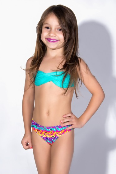Roupa best sale infantil varejo